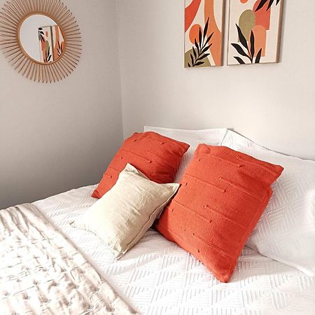 Charming Terrace Home In Whitchurch Whitchurch  Extérieur photo