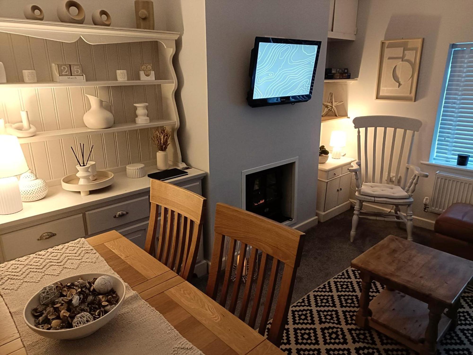 Charming Terrace Home In Whitchurch Whitchurch  Extérieur photo